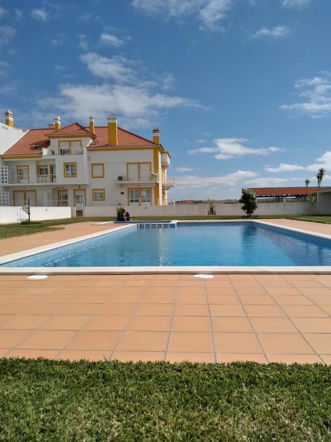 Palmeiras Apartement - T1 Com Piscina Baleal Kültér fotó