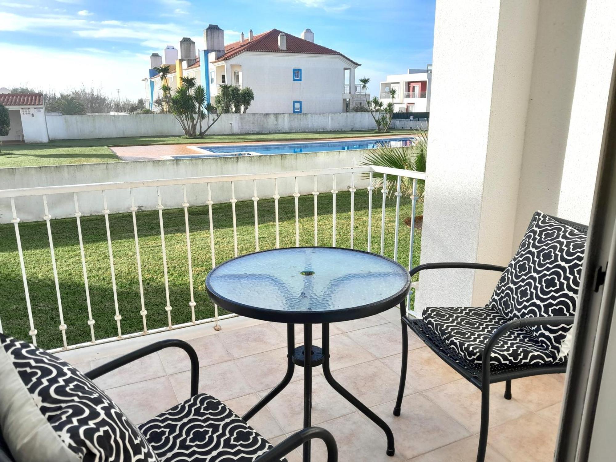 Palmeiras Apartement - T1 Com Piscina Baleal Kültér fotó